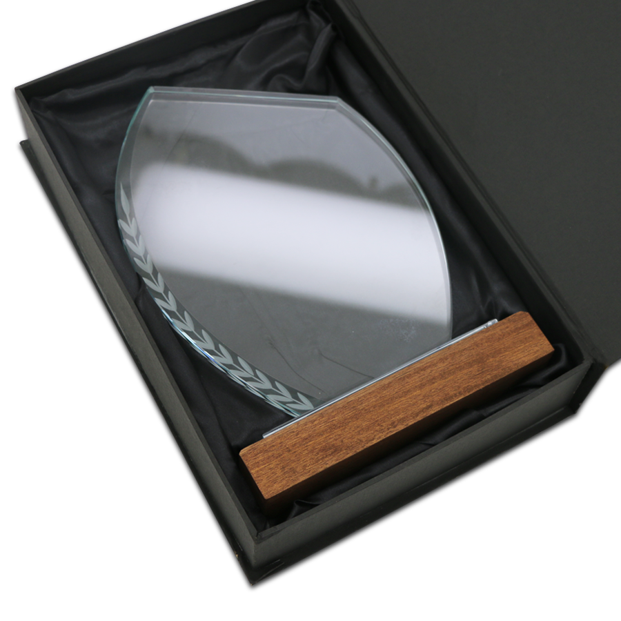 trophée  à offrir en verre et bois
